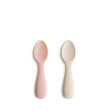 mushie Toddler Starter Spoon 2 pc. 12 months + - Blush/Shifting Sand