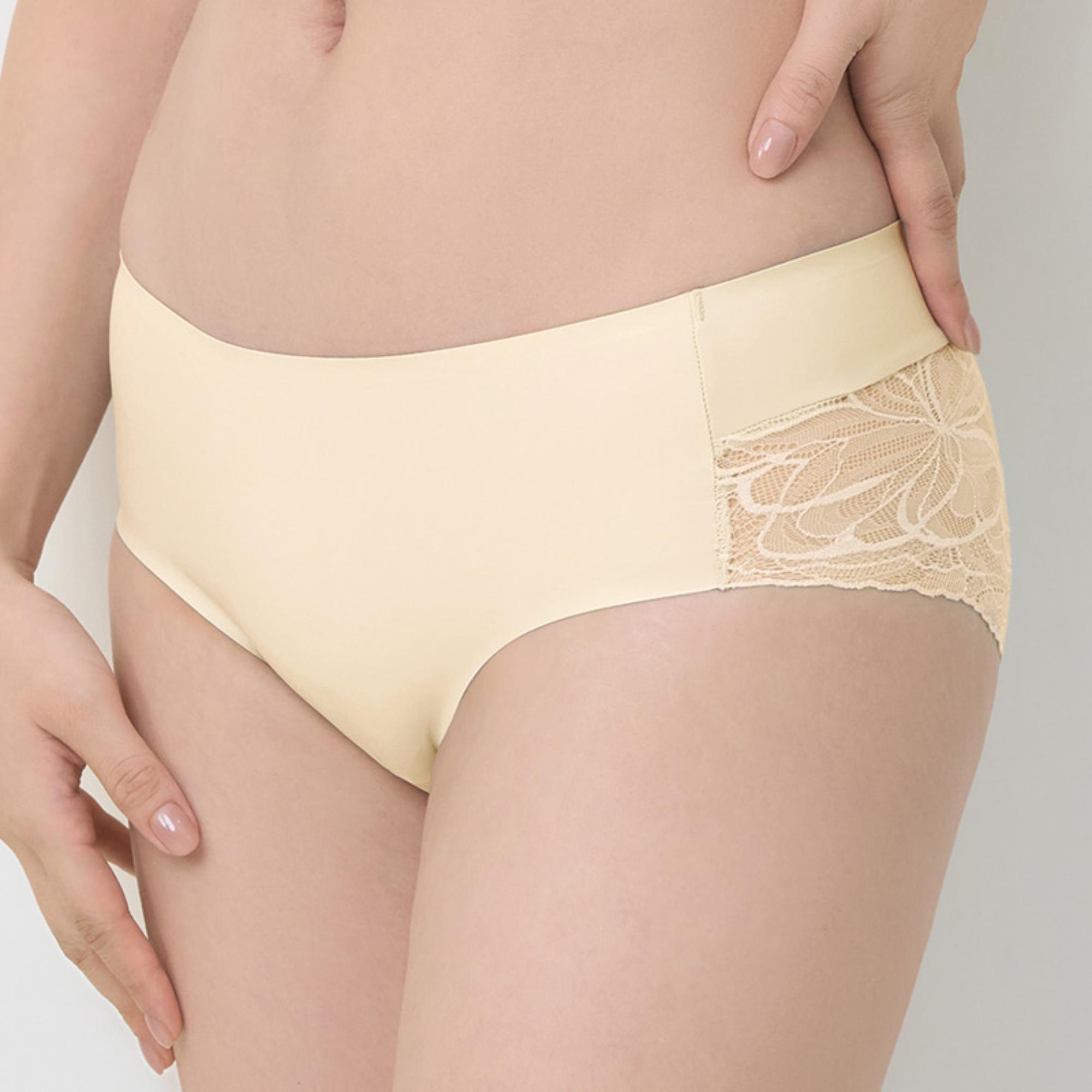 Triumph Body Make Up Illusion Lace Hipster Honey Yellow