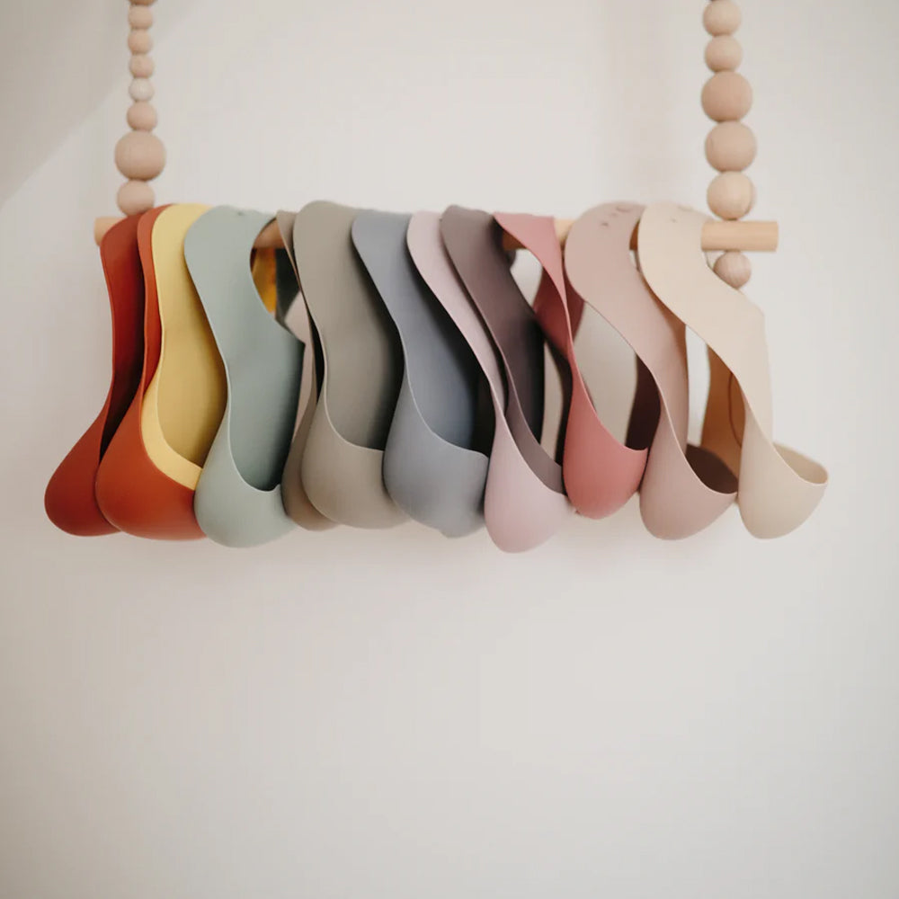 mushie Silicone Bib - Safari Tan