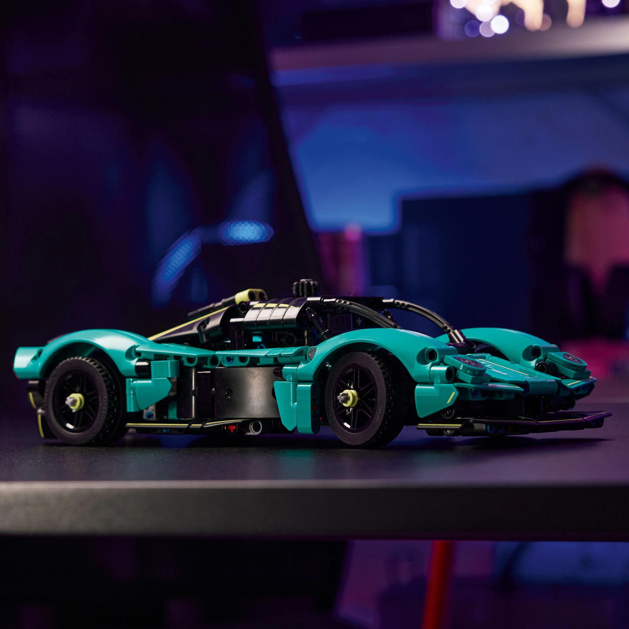 LEGO Technic: Aston Martin Valkyrie (42208)