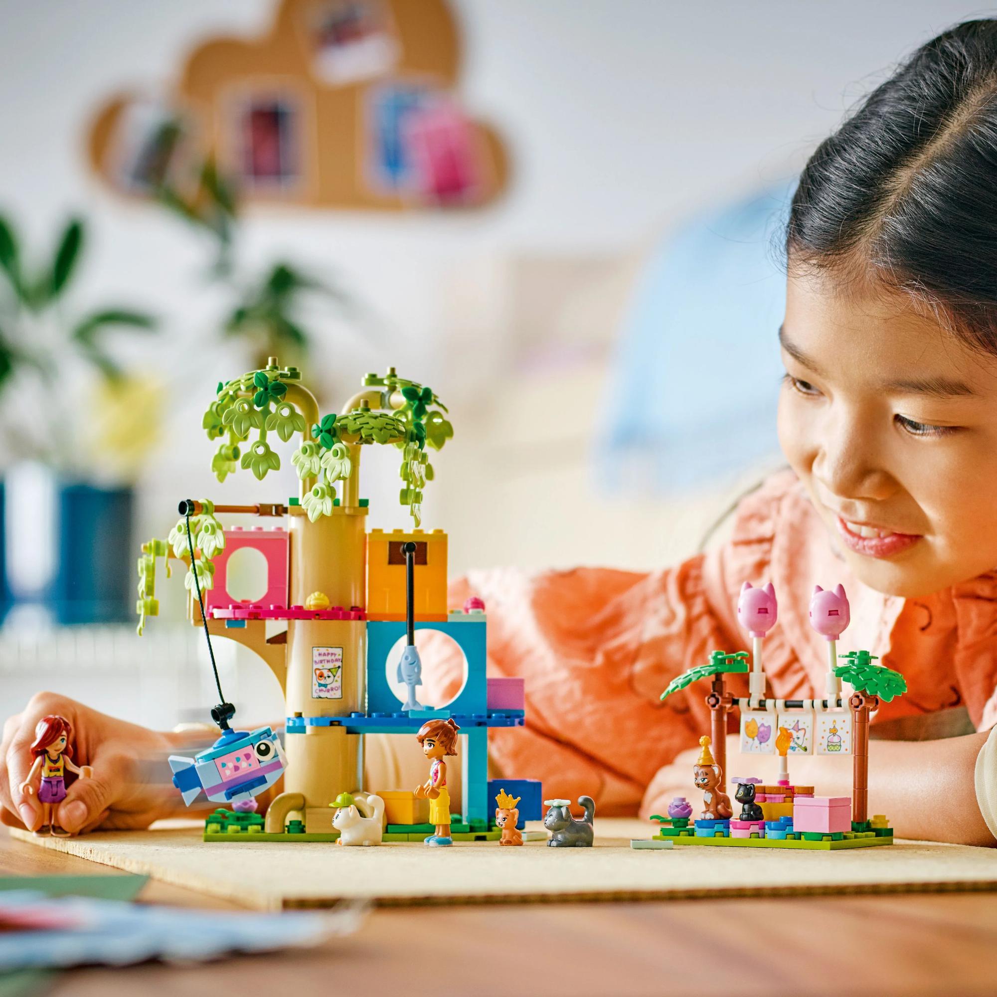 LEGO LEGO Friends: Cat Birthday Party & Tree House (42666)