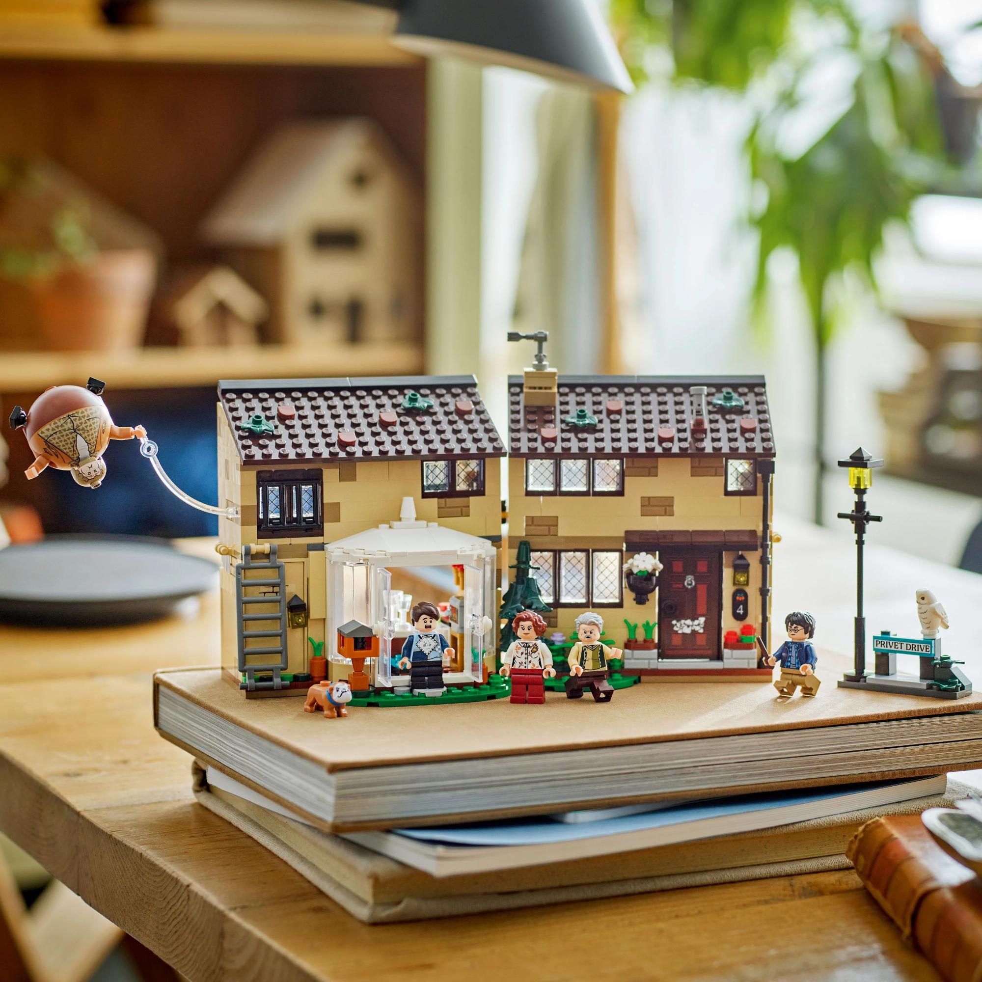 LEGO Harry Potter TM: Privet Drive: Aunt Marge's Visit (76451)