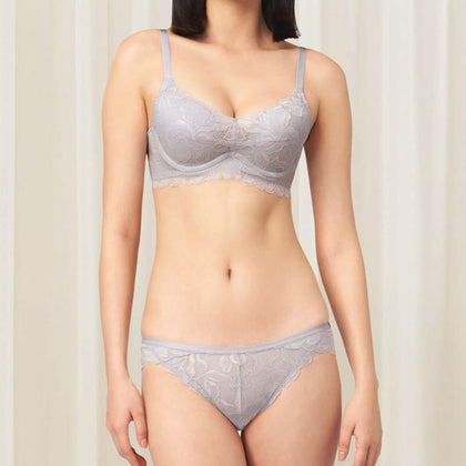Triumph Magnolia Lace Wired Push Up Deep V Bra Feather