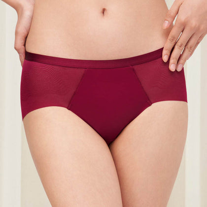 Triumph Smooth Sensation Hipster Rumba Red
