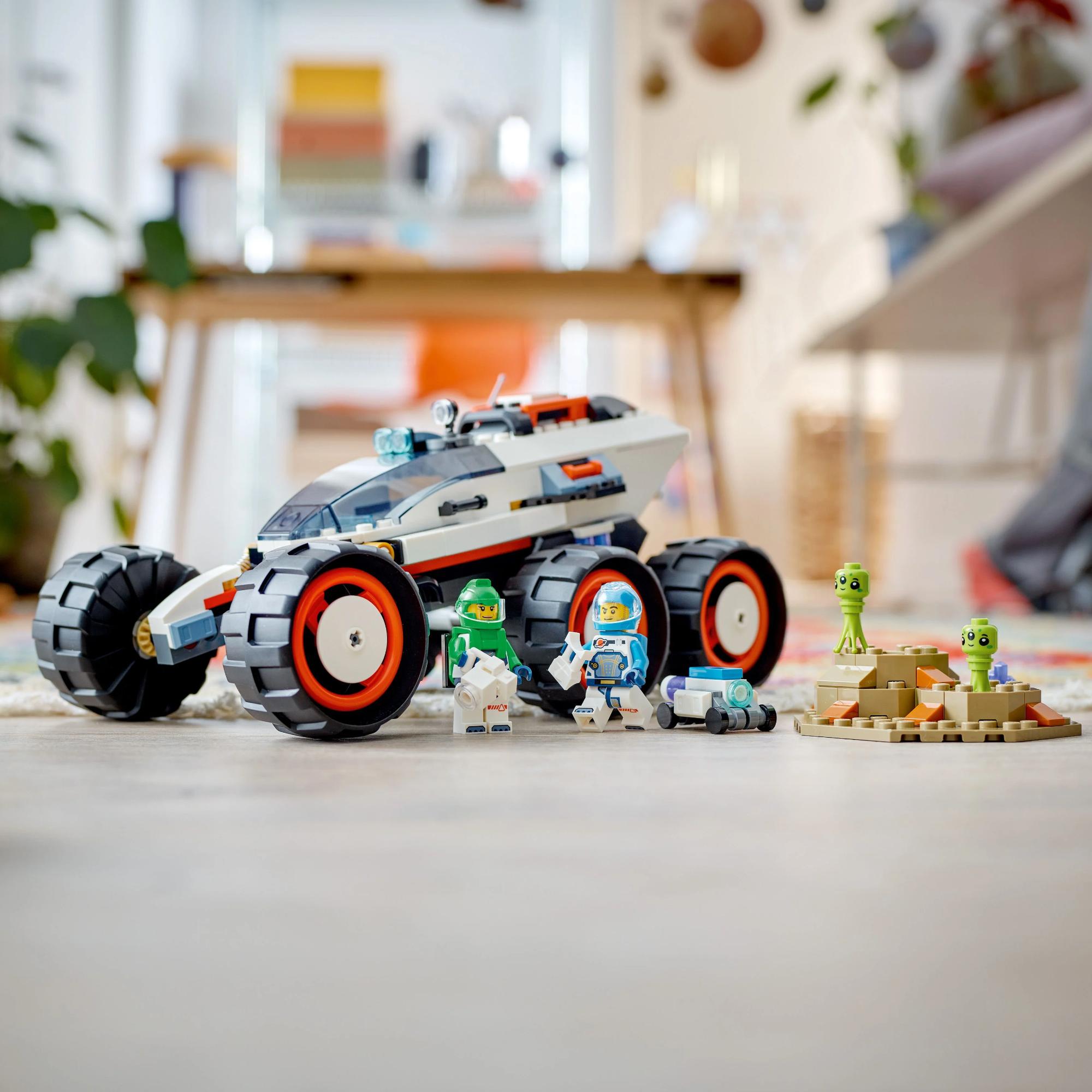 LEGO City: Space Explorer Rover and Alien Life (60431)